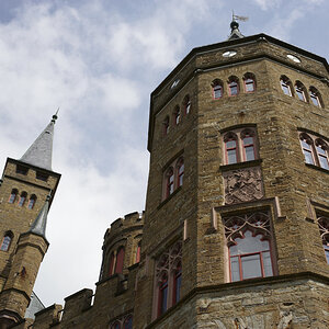Burg Hohenzollern auf der Schwäbischen Alb bei Hechingen. Nikon D700, Nikkor 2.8/45 mm AI-P, ISO 200, Blende 5.6, 1/1000 sec.