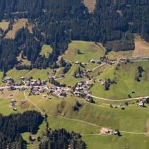 Mittelberg und Hirschegg von der Kuhgehrenspitze