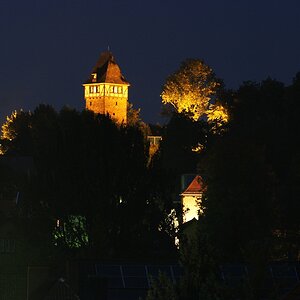 NFFcomp Nikon 135E 57 StadtOldendorf
Ohne Stativ, ohne Bohnensack ... mit Kirschkernkissen, DVD-Hülle und USB-SATA-Adapterschachtel auf Fensterrahmenk