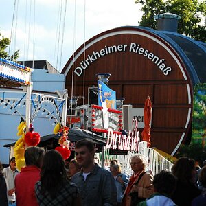 Zeit zum Feiern   Wurstmarkt in Bad Dürkheim mit Riesenfass