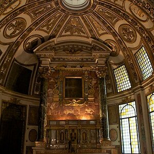 Diese depperten überstrahlten Kirchenfenster gehen mir am ...
