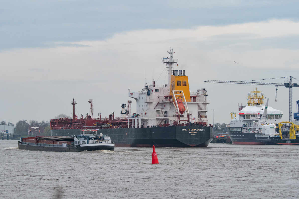 Überholvorgang auf Weser
