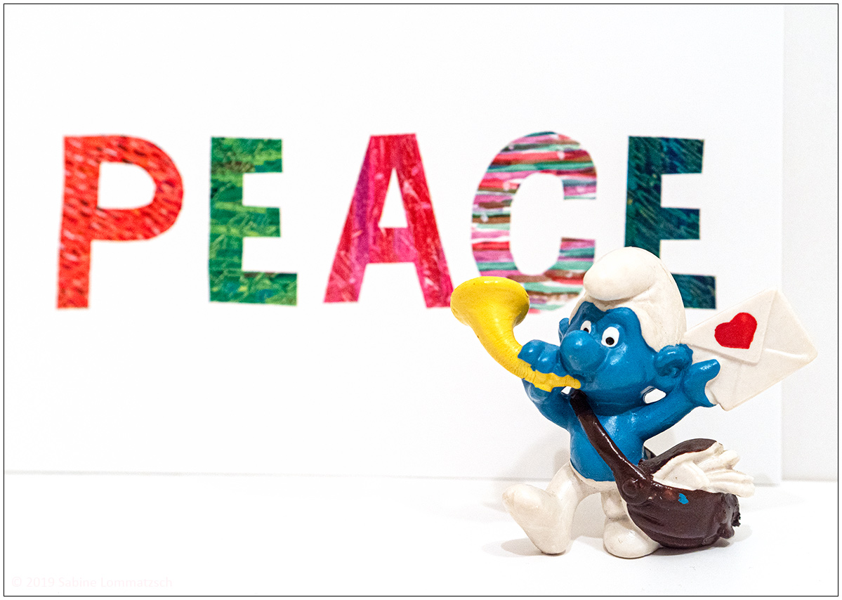 009 Eric Carle PEACE