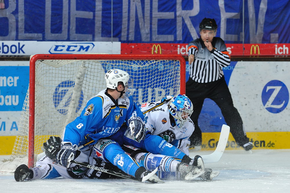 01 20100228 184556 ehc vs dresden