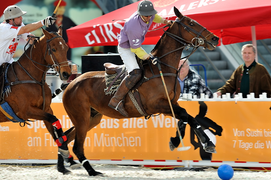 06 20100423 163829a airport polo 01