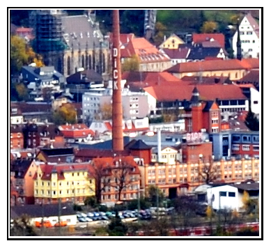 081110 Panorama Esslingen Auszug
Auszug Bildmitte aus unkomprimierter Original-Datei (RAW), (nachbearbeitet hinsichtlich Kontrast) - um einen Eindruck