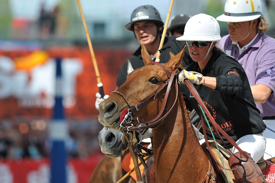 10 20100425 145840 airport polo 01