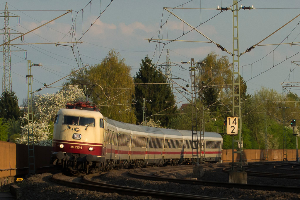 103 235 in Leverkusen