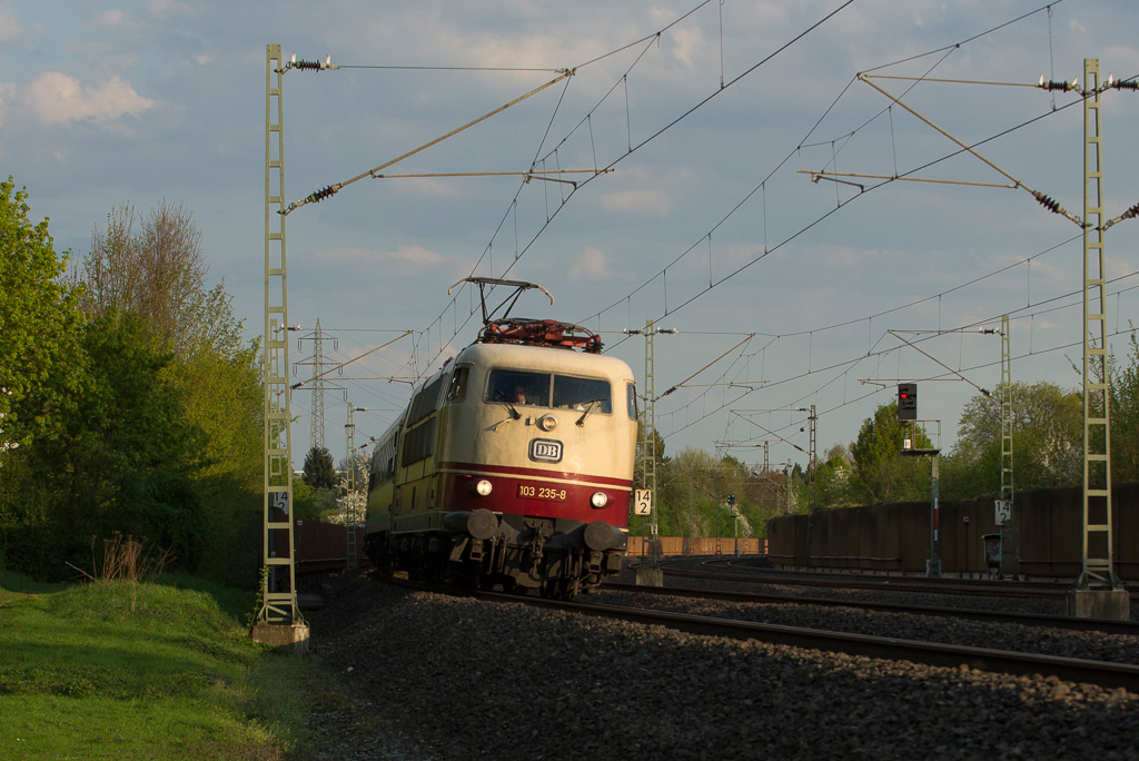 103 235 in Leverkusen