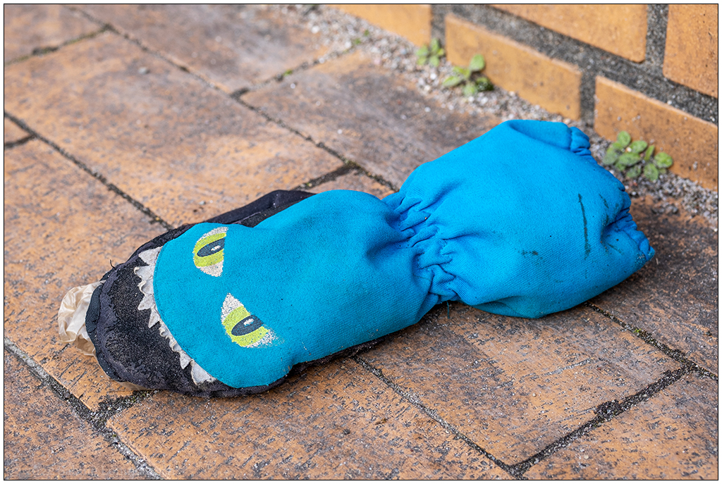 103 Fundstück Grimmiger Handschuh