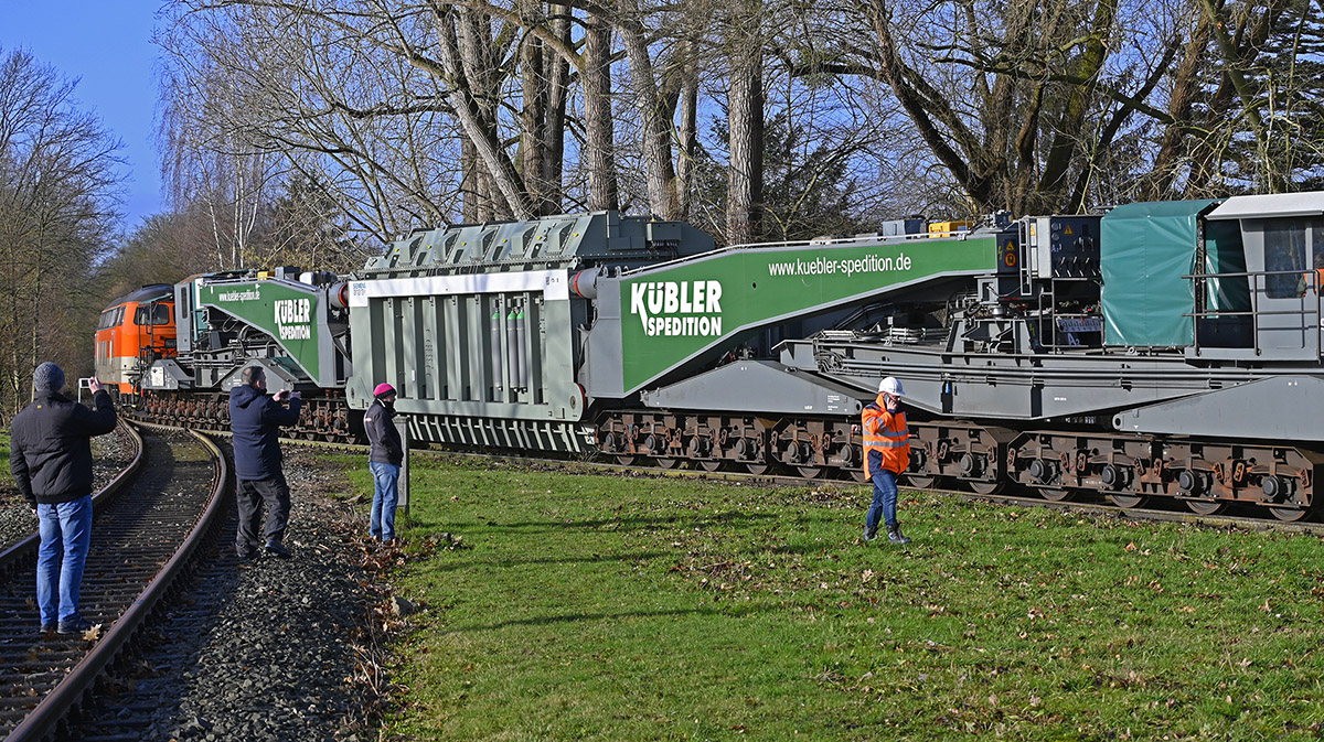 10_Z504406Pxl.jpg