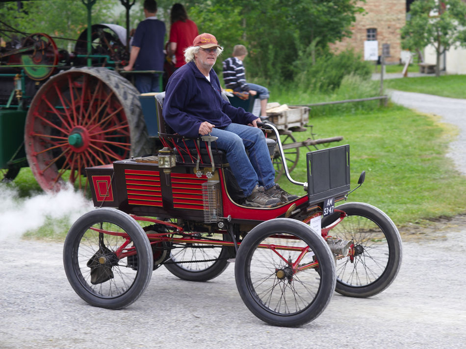 13.06.2010, Dampffest im Oberschwäbischen Museumsdorf Kürnbach bei Bad Schussenried. Waltham-Dampfauto, gebaut im Jahr 1901 in den USA.

Nikon D700, A