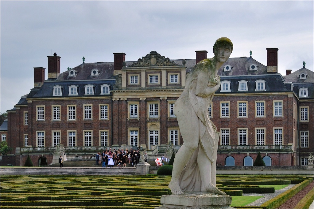 13.08.2011 - Nordkirchen - Figur vor Schloss