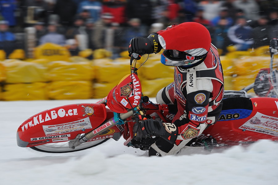14 20100106 154326 eisspeedway 03