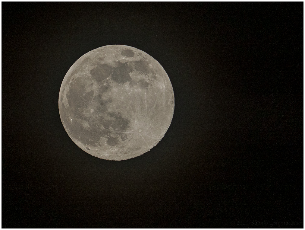 148 Supermond April 2020