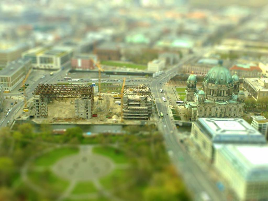 19042008571 tiltshift