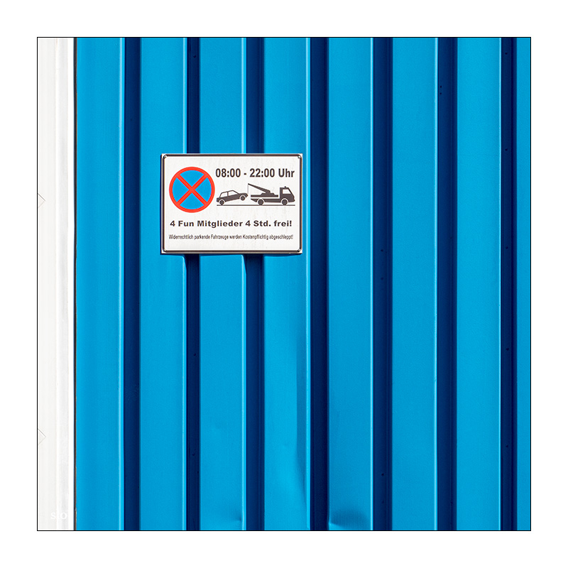 195 Blau, Weiß, Rot mit Senkrechten