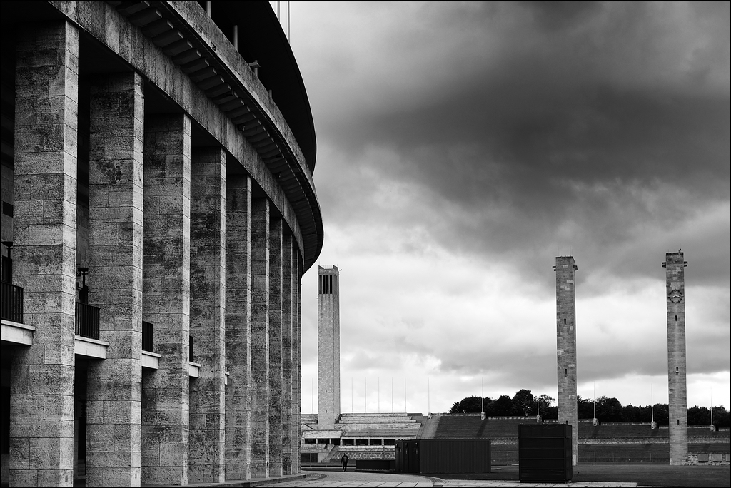 20 Stadion mit Säulen  - Berlin 09-2012
