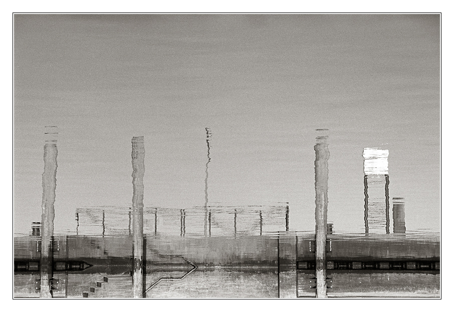 2008-11 EnnEff - Spiegelungen I

F5; Kodak 400TX; Spur HRX-2