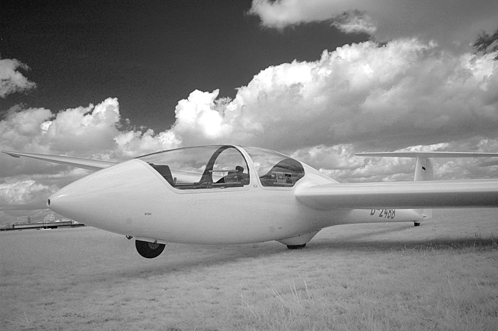 2009 05 22 Segelfliegen Straussberg IR DSC 1196