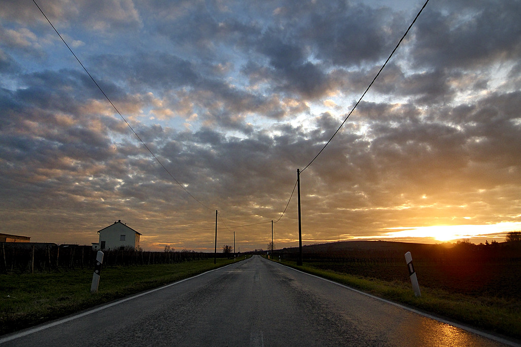 2009 12 02 Mopedtour Sonnenuntergang Gunthersblum P1030827 1024px