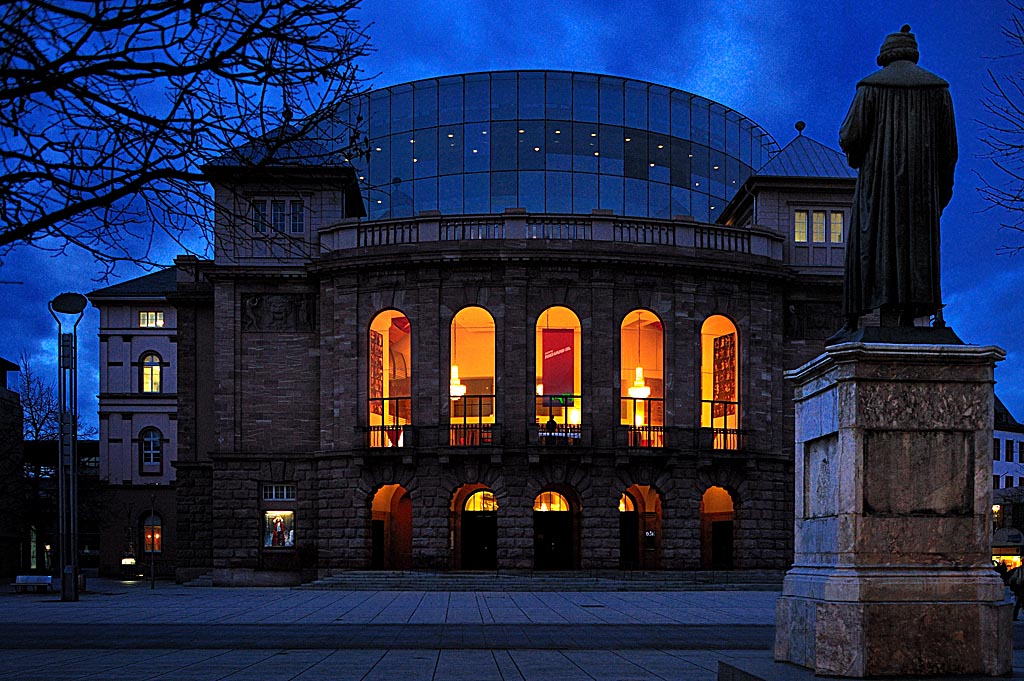 2010 02 22 Architektur Mainz Theater Dom D7C 6025 ps