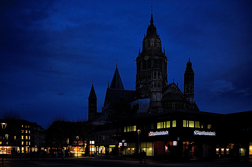 2010 02 22 Architektur Mainz Theater Dom D7C 6027