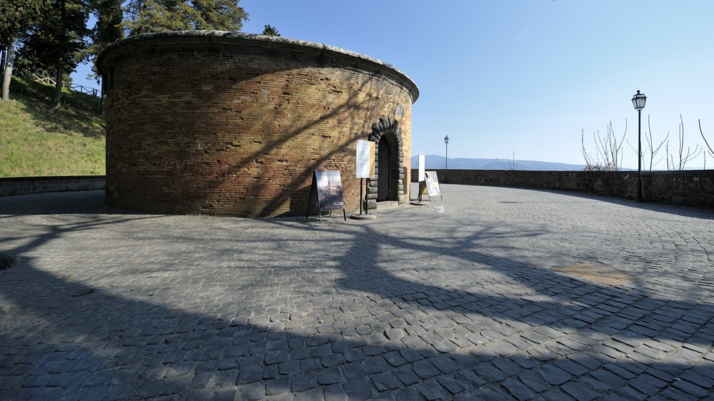 2012032611010339
Pozzo di San Patrizio_01
