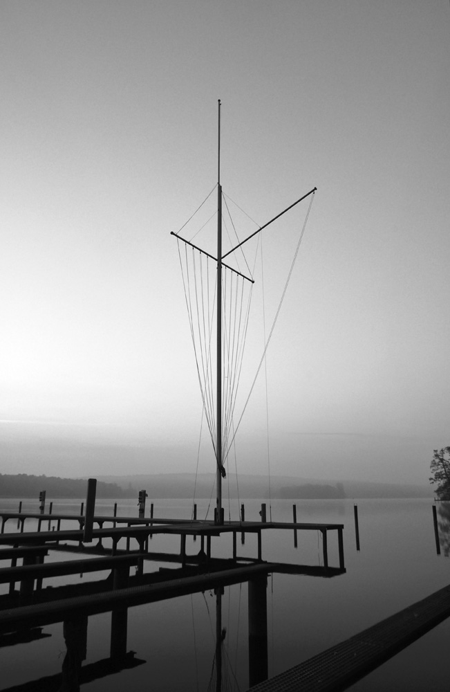 2016 03 08   Berlin Gatow, DSC   ein kalter Morgen im Hafen mit Blick auf den Flaggenmast