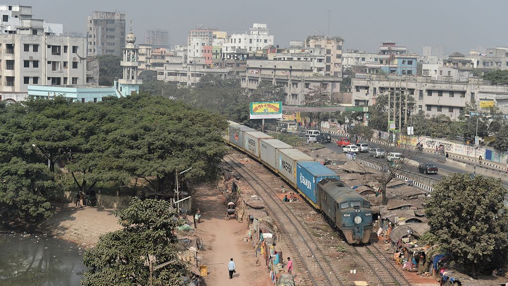 2020 mit Containerzug in Dhaka
1782