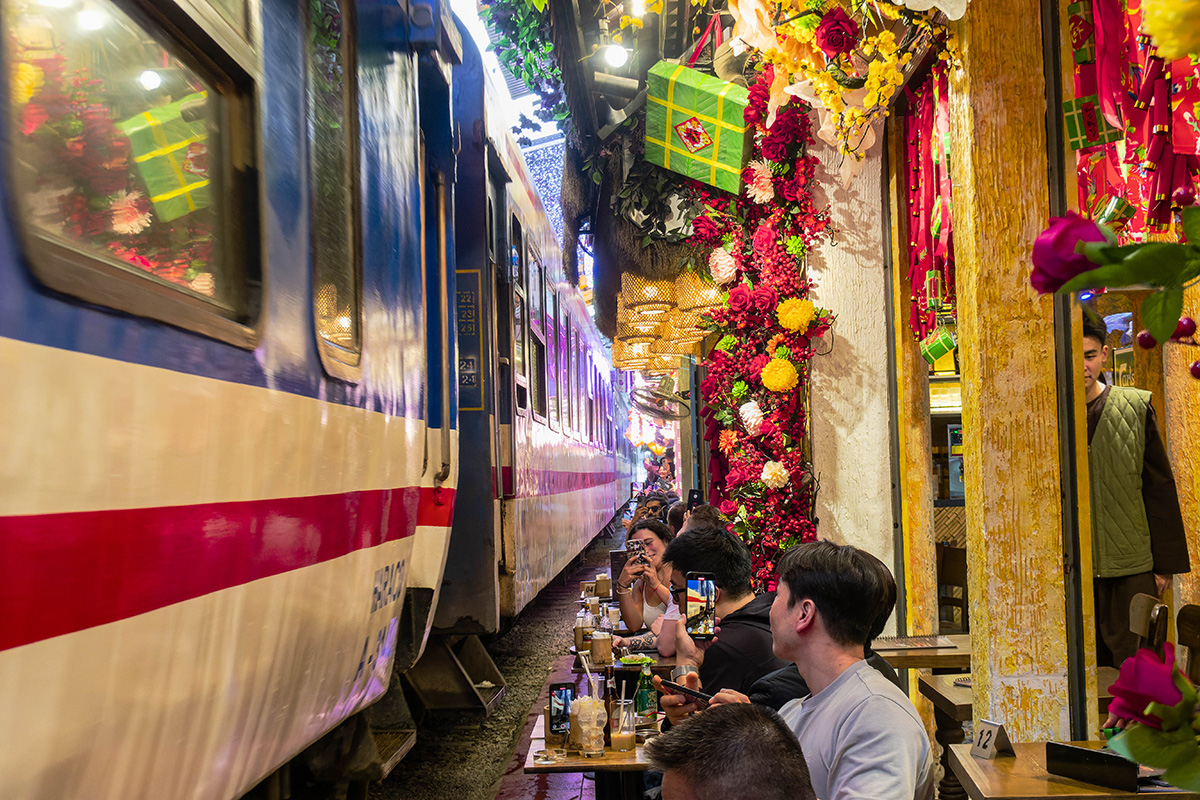 2025-01-24 25 Hanoi Train Street.jpg