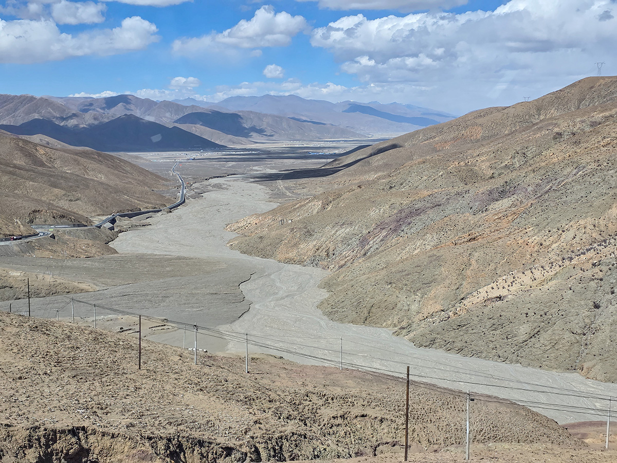 2026-04-07 22 Drive to Mount Everest.jpg
