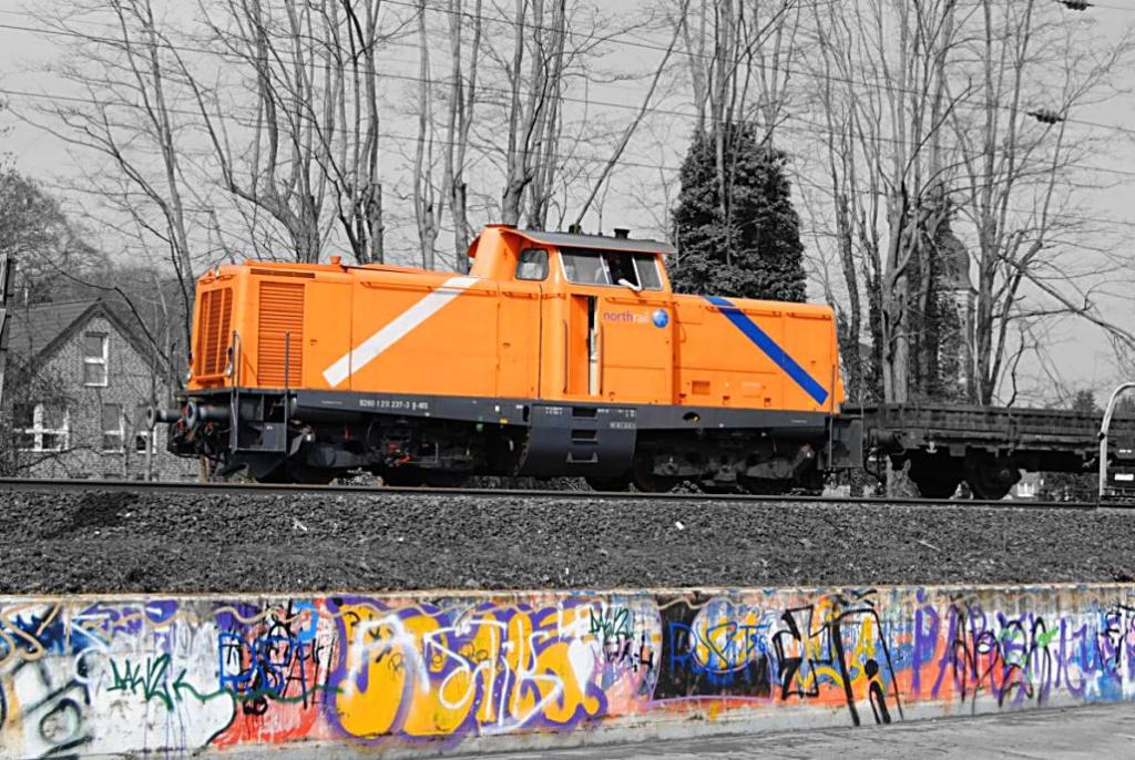 211 237-3 von northrail am 6.4.12 in Herzogenrath