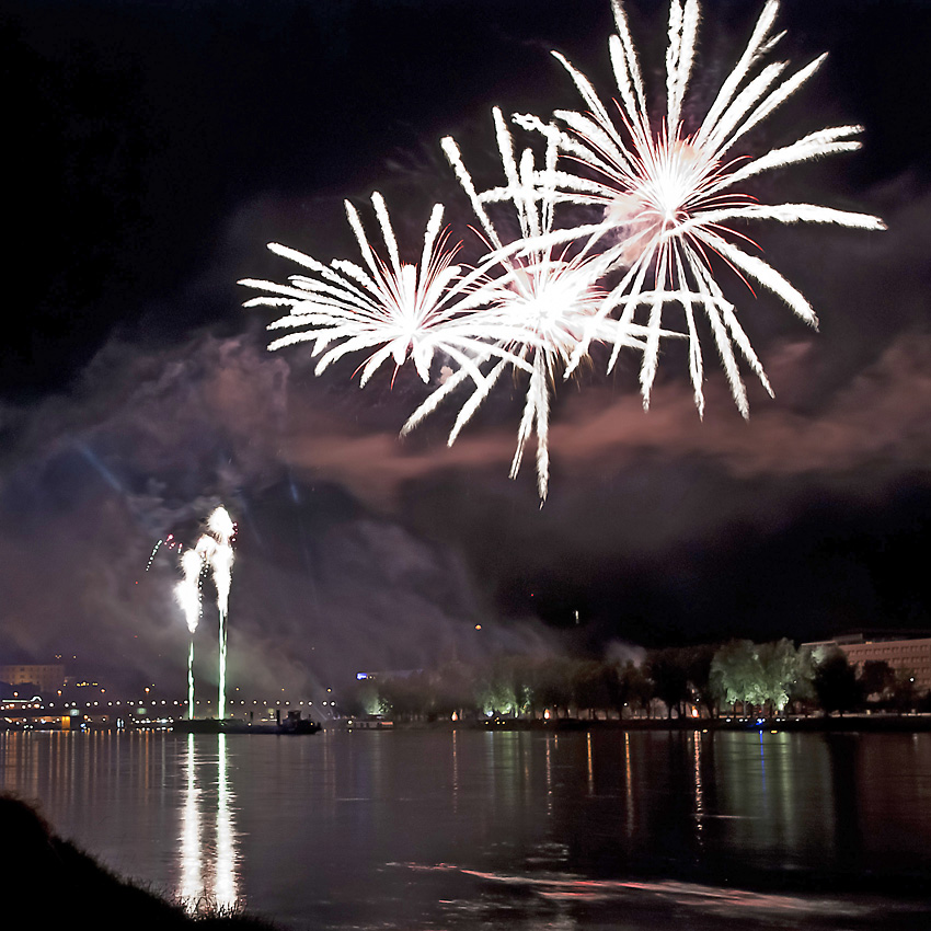 2110903 D80 6119 Klangwolke