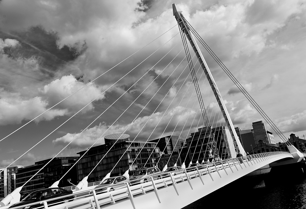 2130525 1318 sw Samuel Beckett Bridge Dublin 1000h