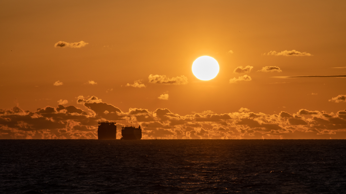 220402 Triple E Sonnenuntergang-1.jpg
