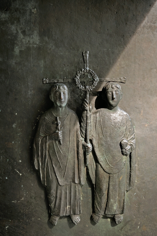 29.08. 2012 Essen Figuren an der Eingangstür