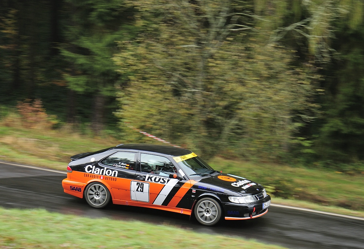 29 Saab
900 R