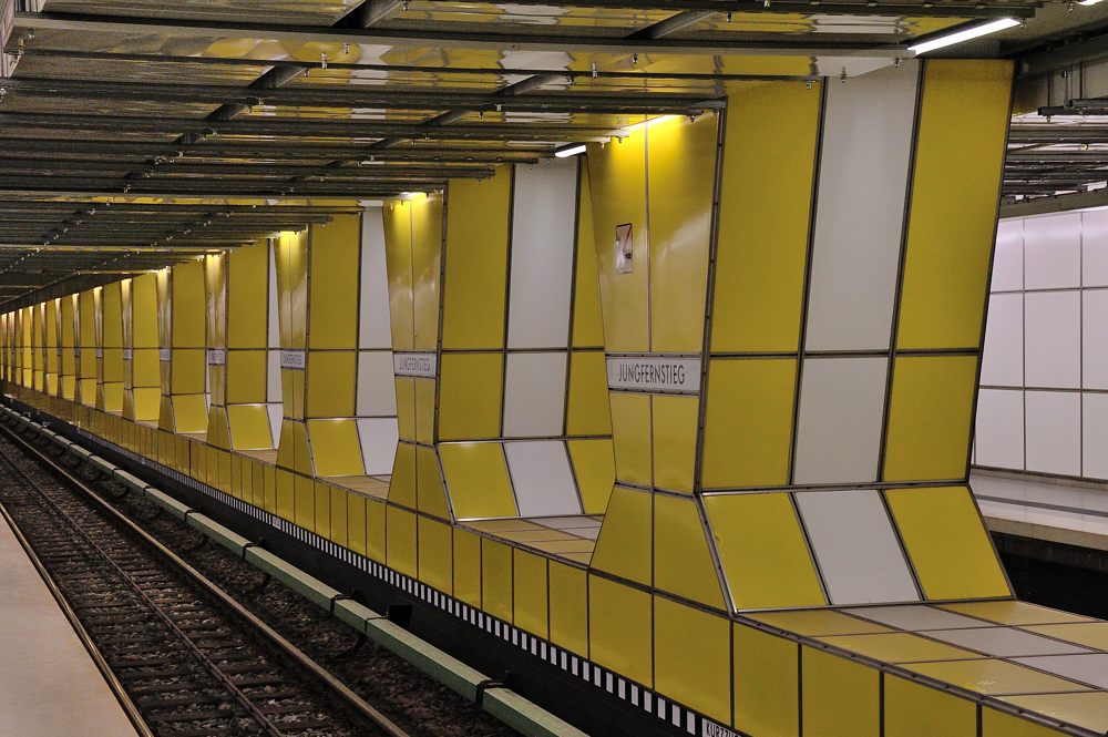 300 3851af: Hamburg, U-Bahnstation Jungfernstieg