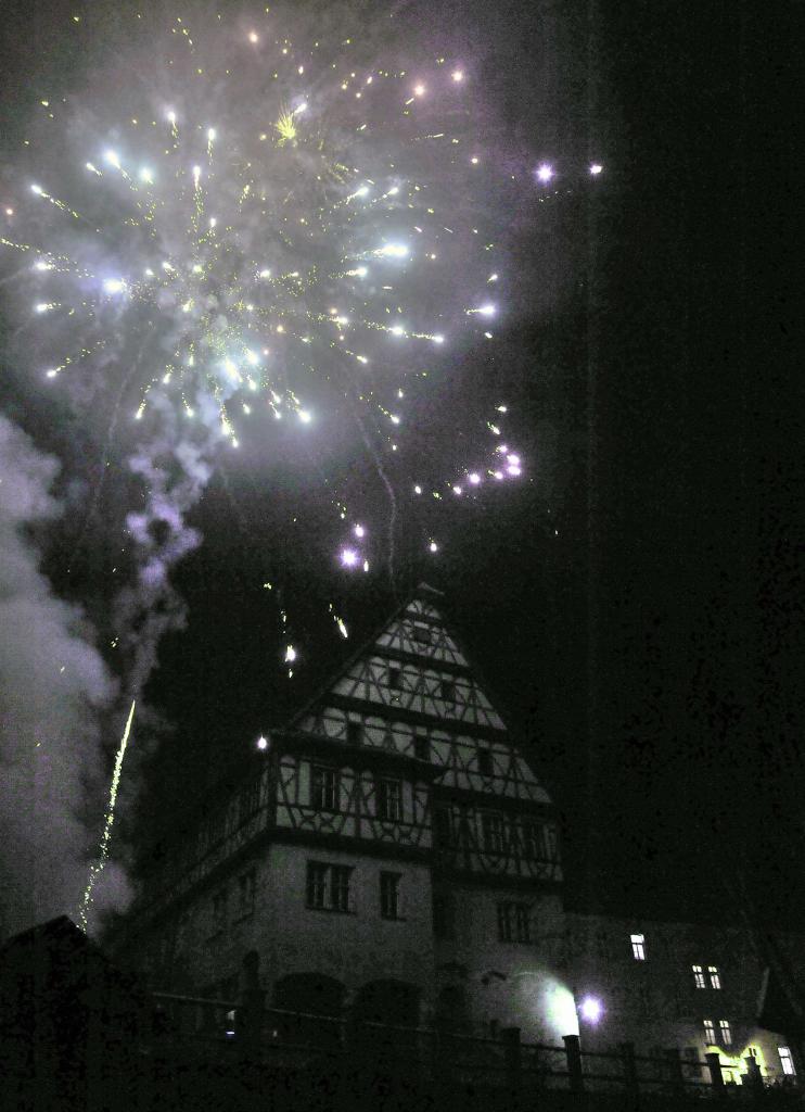 31. Dezember 2008, Mitternacht: Das Landestheater Dinkelsbühl startet mit einem Brillantfeuerwerk ins Jahr 2009