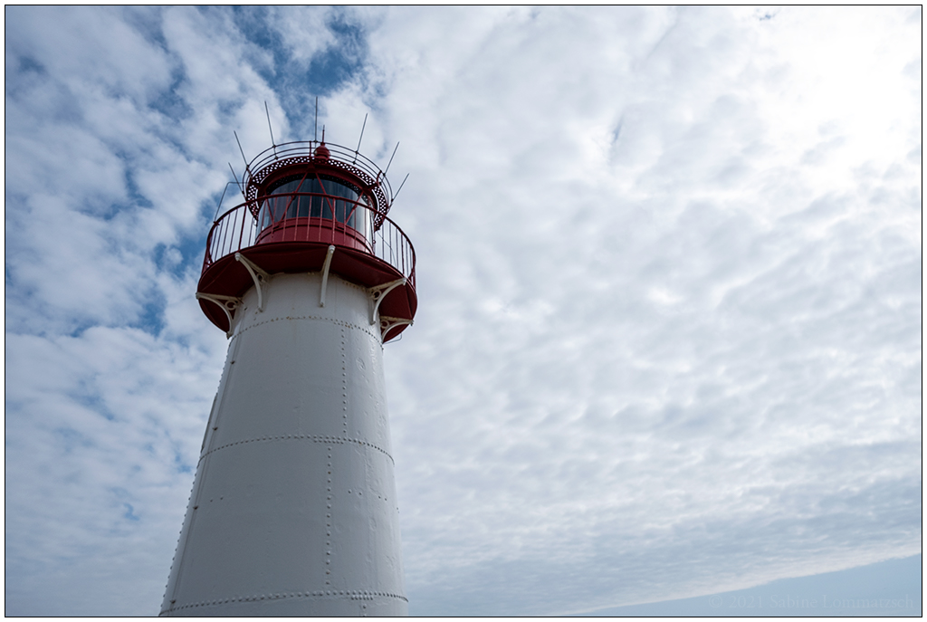 314 Sylt – Ellenbogen: Leuchtturm List West mit Wolken