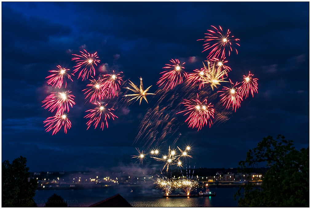 316 Kieler Woche 2017 - Abschluss-Feuerwerk über der Kieler Innenförde