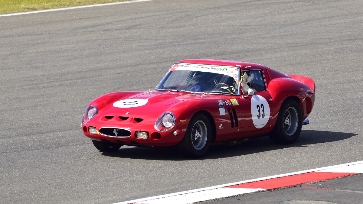 33  Ferrari 330 GTO