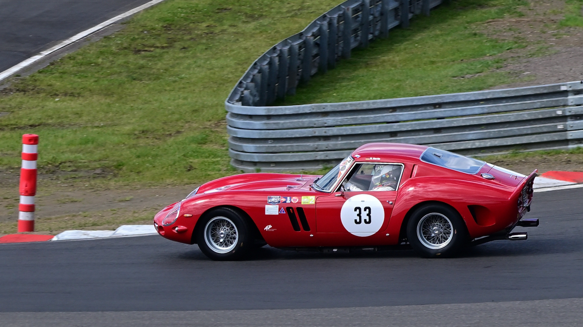 33  Ferrari 330 GTO