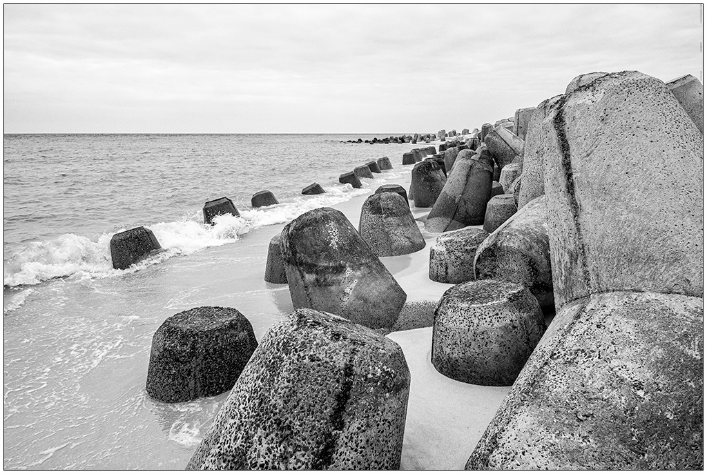 339 Sylt – Hörnum Odde Tetrapoden VI Schwarzweiß