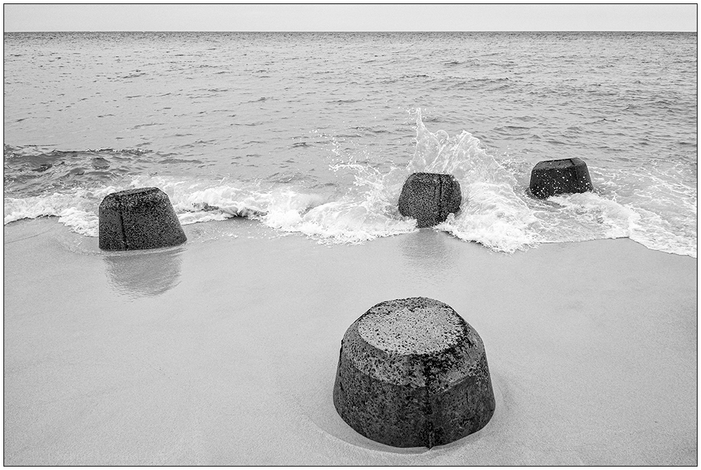 340 Sylt – Hörnum Odde Tetrapoden VII Schwarzweiß