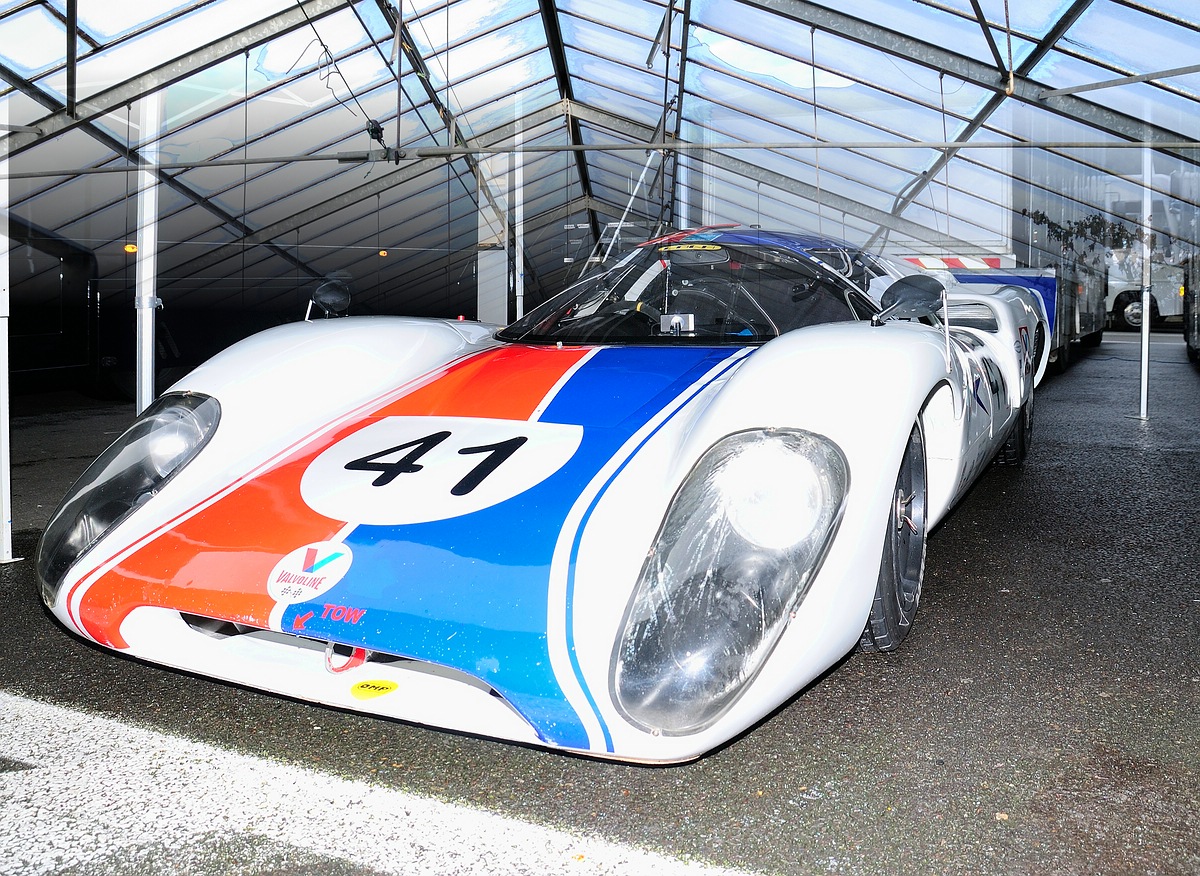 #41 LOLA T70 MK3 in Gärtnerei