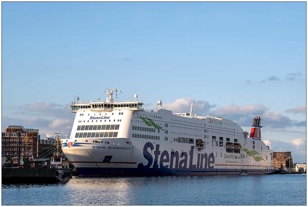 432 Kieler Hafen mit StenaLine