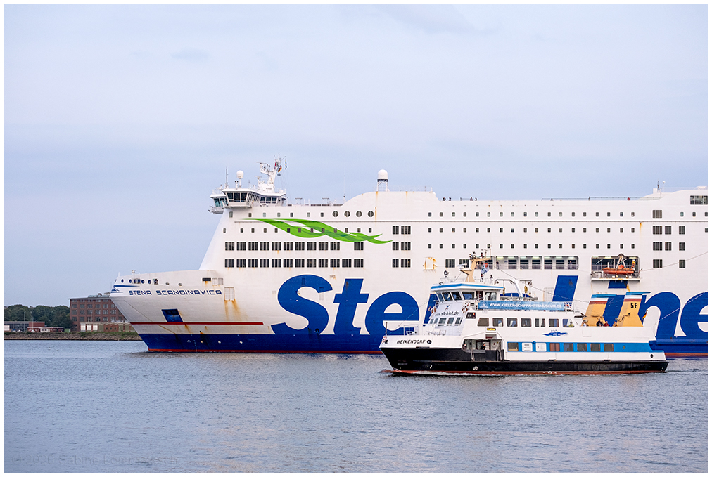 445 "Stena Scandinavica" mit Fördedampfer "Heikendorf"