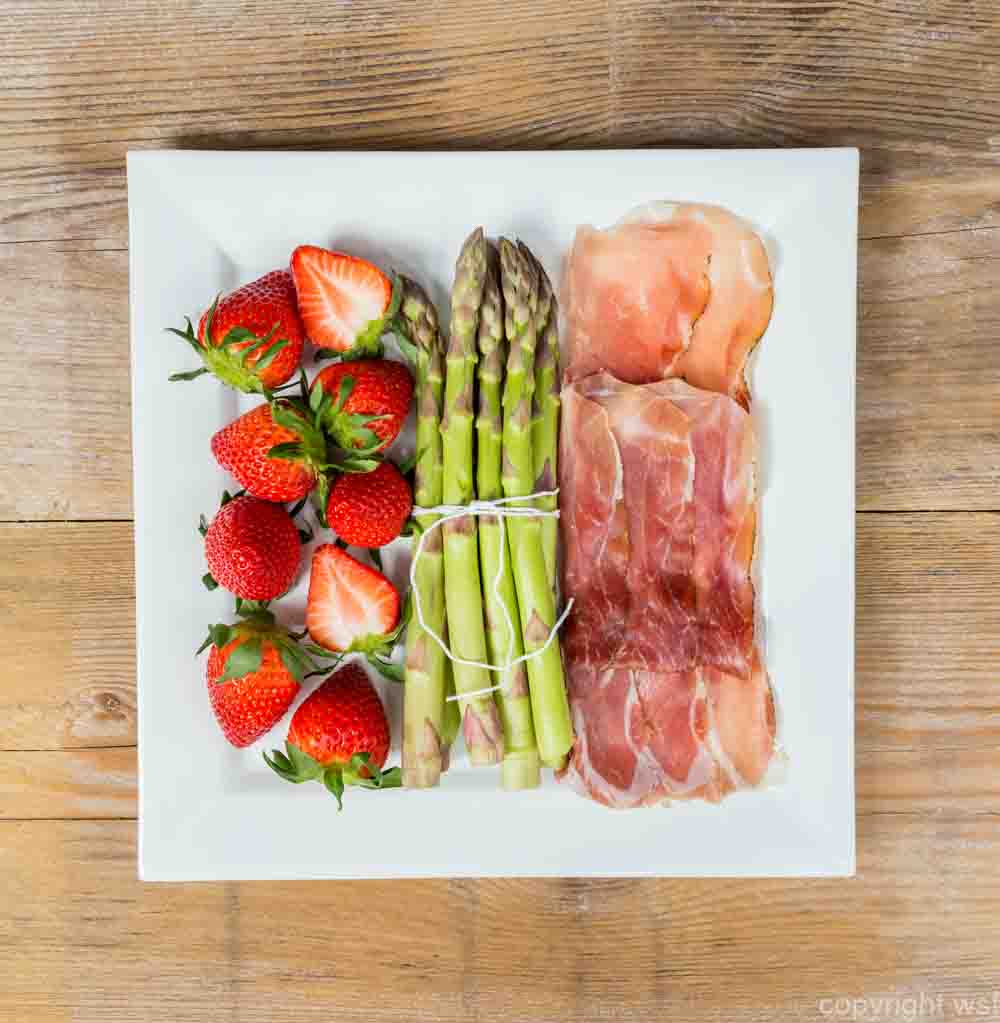 46 spargel mit erdbeeren